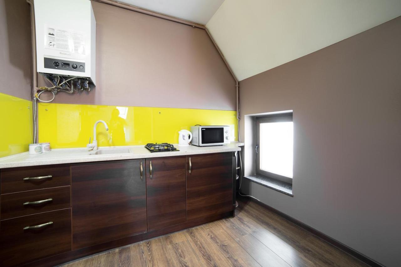Apartments On Mitny Square Lviv Exterior photo